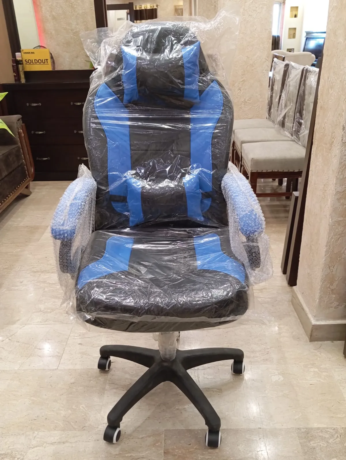 Elite gaming furniture Elite Gaming Chair front view
